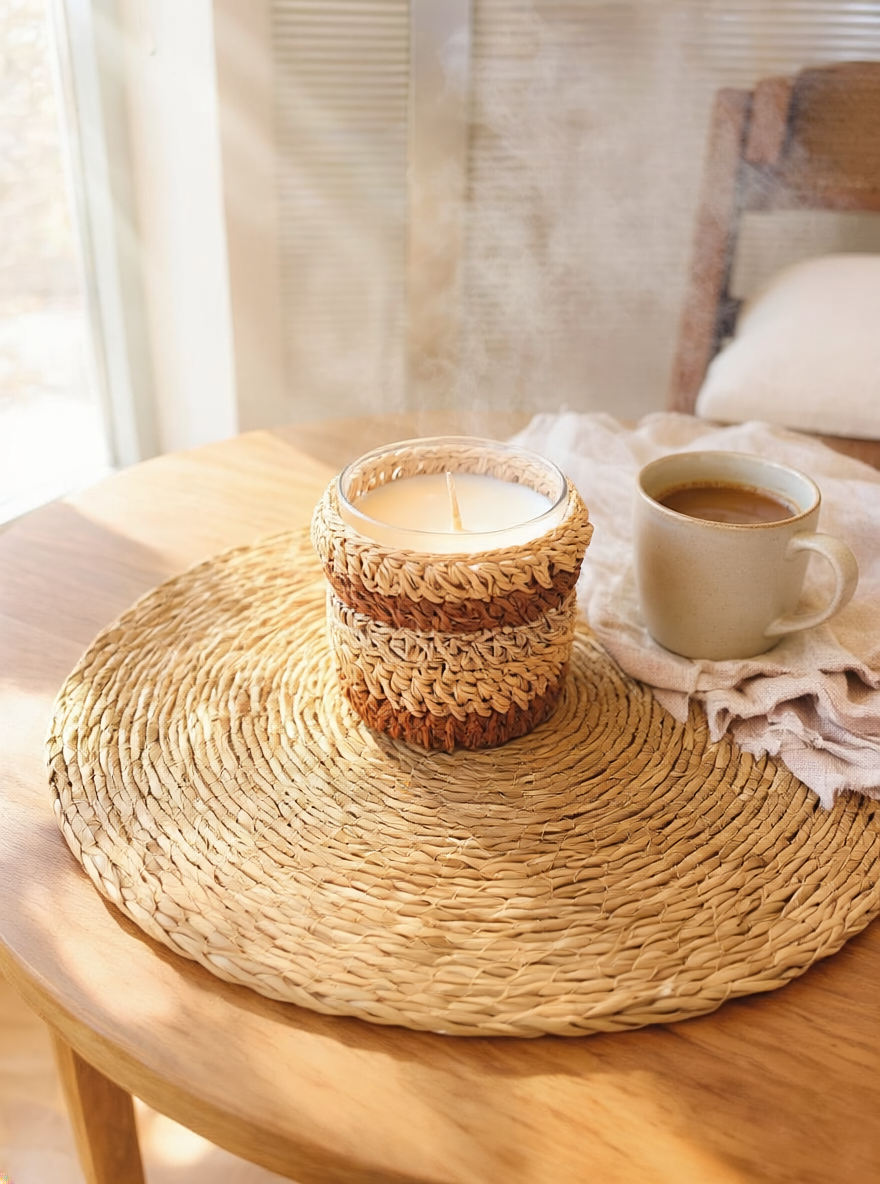 ÖRGÜ DETAYLI DEKORATİF SOYA MUMU - VANİLYA KOKULU (380 ml)